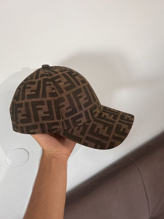 Chapeu da fendi castanho