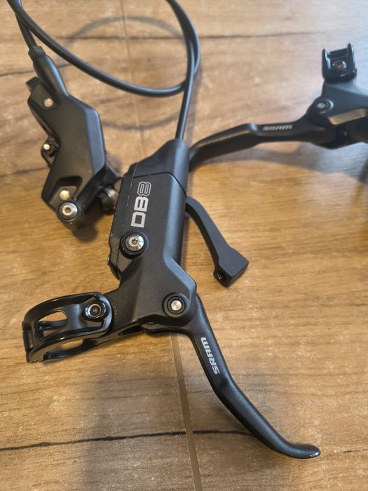 Hamulce hydrauliczne Sram DB8 czterotłokowe