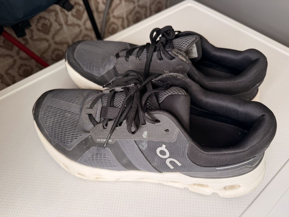 Tenis On running