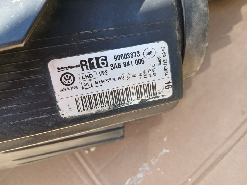 Lampa przód prawa Volkswagen Passat B7 EUROPA Kompletna Oryginalna