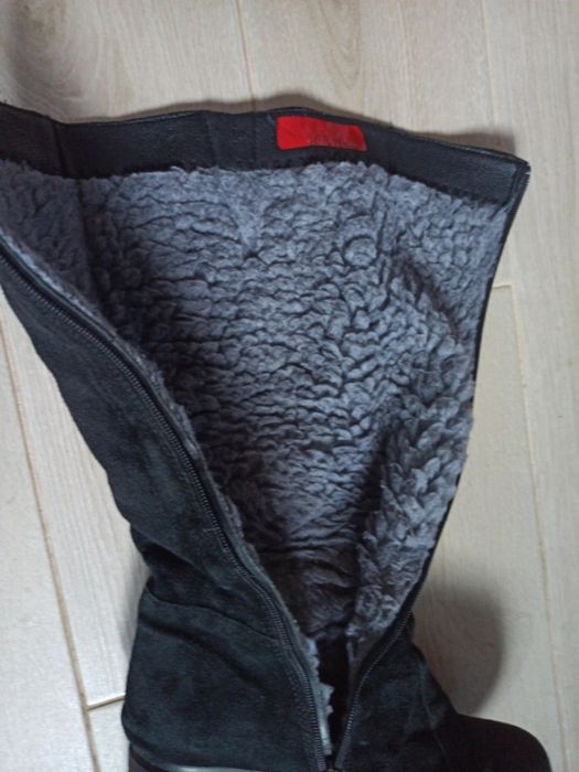 Зимові жіночі чоботи на невеликому каблучку з натуральної замші розмір