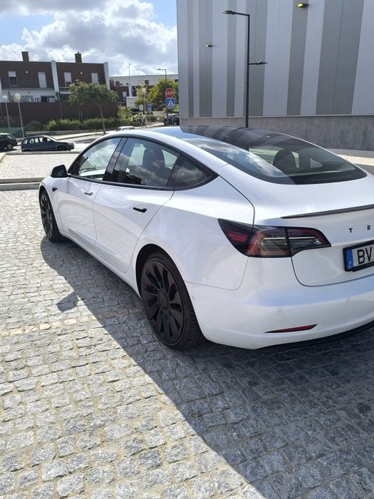 Tesla Model 3 — fotografia 4