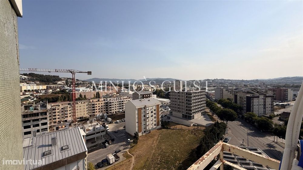 Apartamento T3 Totalmente Remodelado c/ varanda - Maximinos, Braga