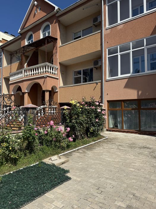 Терміново таунхаус навпроти парку Шевченка