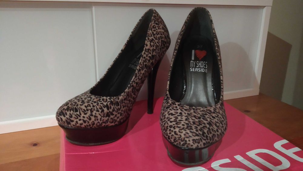 Sapato alto número 37