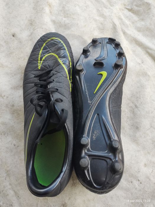 Orginalne , buty do gry w piłkę nożną - rozm. 42/5