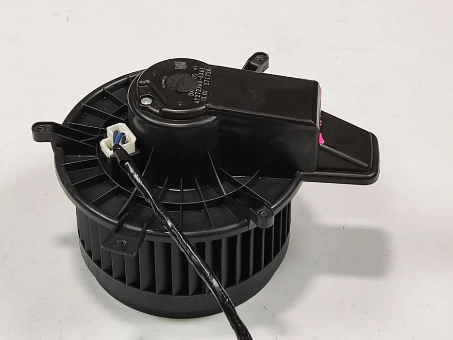 JEEP GRAND CHEROKEE WK2 16-21r Dmuchawa Wentylator Kabiny