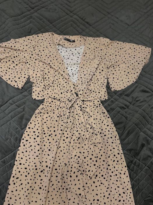 Комбез и платья на девушку