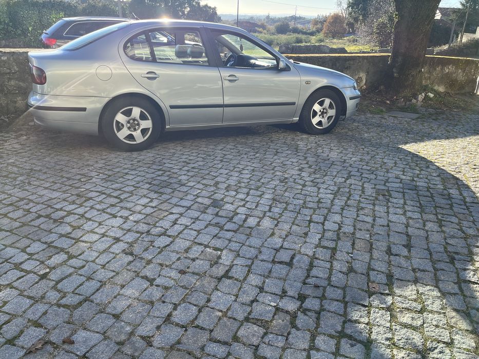 Vendo TOLEDO 1.9 TDI de 1999.