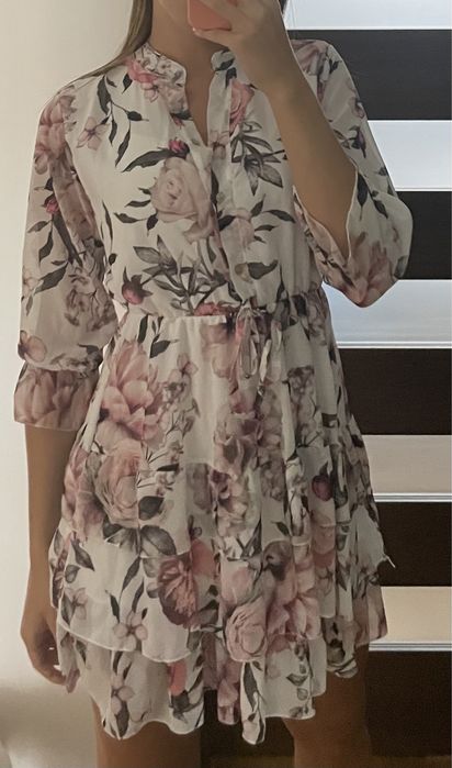 Sukienka w kwiaty