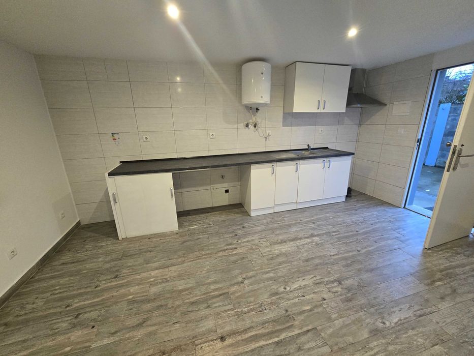 MORADIA T1 NOVA, totalmente renovada para arrendar