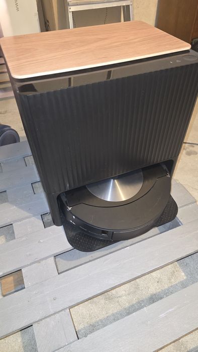 Irobot Roomba Combo j7 + Base de Recarga Automática de Água Clean Base