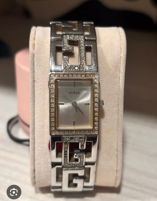 Жіночий наручний годинник Guess