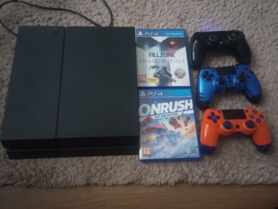 Konsola PlayStation 4 3xPad 2xgra 100%sprawne!