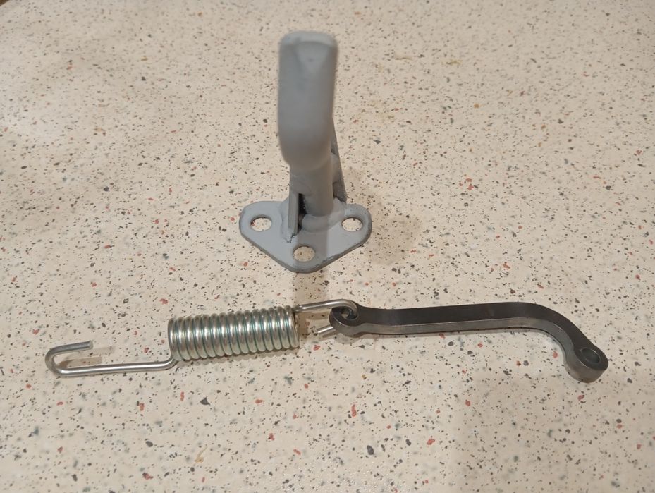 Крючок подножки чезет,