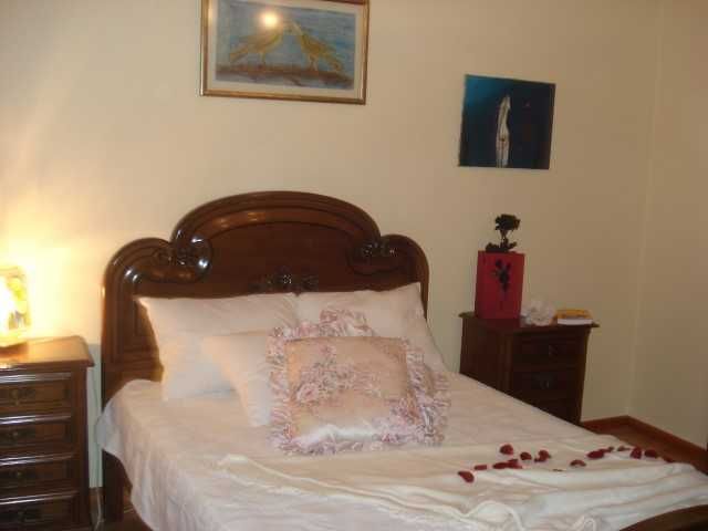 Mobilia completa de quarto em madeira maçiça