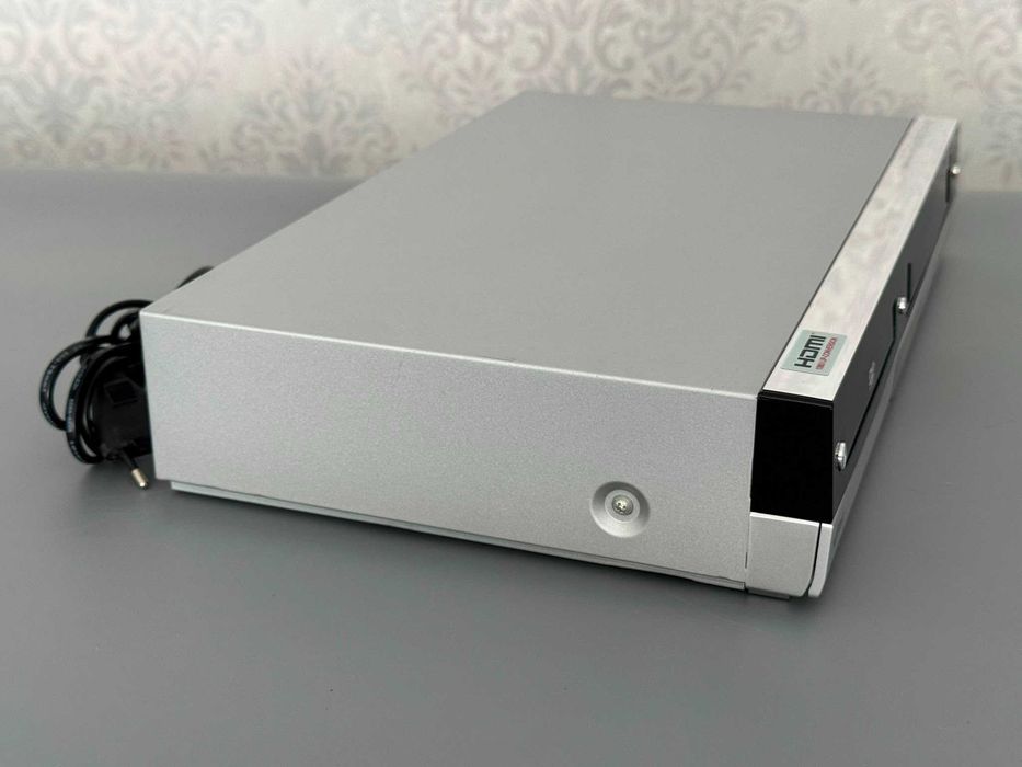 Magnetowid Combo DVD / VHS LG V192H HDMI