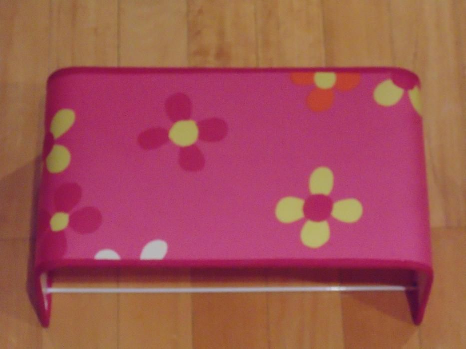 Candeeiros de  teto/parede e mesinhas cabeceiras