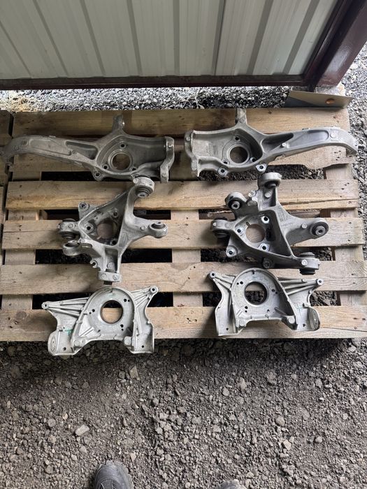 Цапфа tesla Model 3 1044411-00-F 104416-00-G 104316-00-E 1044311-00-E