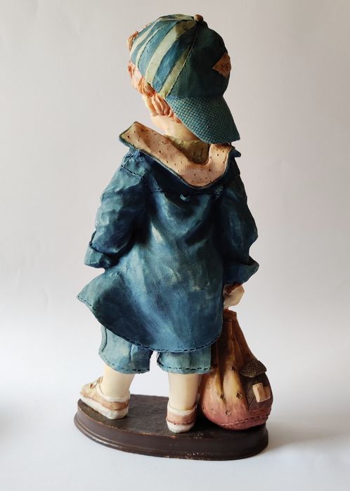 Estátua Boneco rapaz decorativo 27cm
