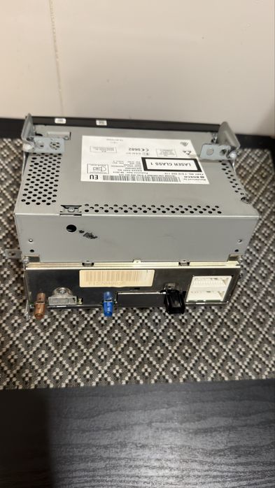 Rádio / Auto Rádio com multimidia, bluetooth e gps para Nissan Juke 2010 até 2014. Funcionando emmperfeito estado.