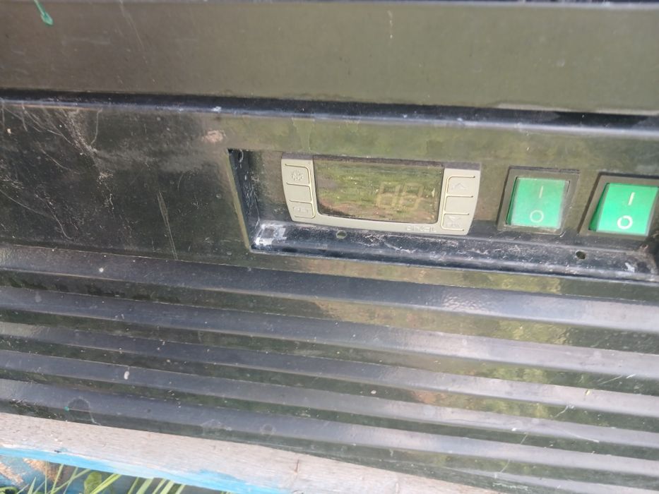 Продам двух дверный холодильник купэ