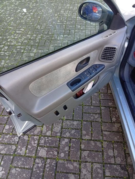 Ranualt Laguna 1.6 a GPL e gasolina