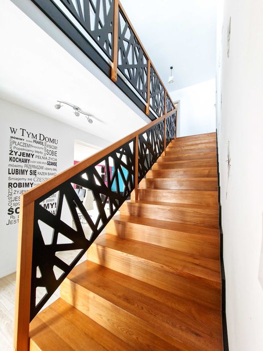 SCHODY drewniane, BALUSTRADA AŻUROWA, projekt, montaż, PRODUCENT