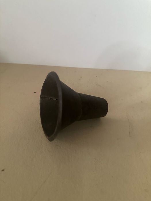 Funil antigo pequeno