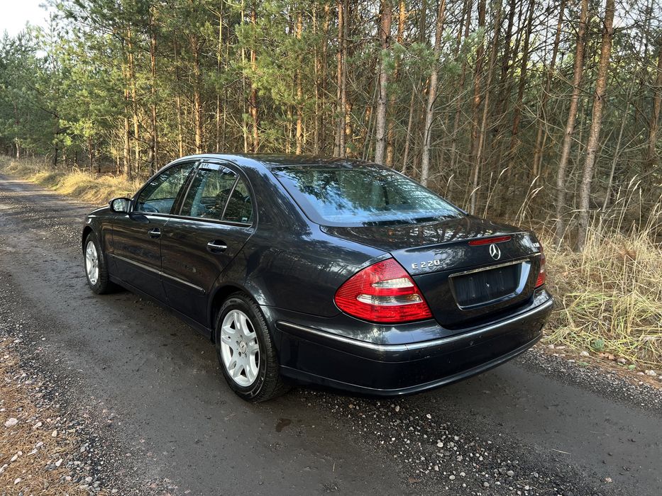 Кришка багажника седан ляда w211 mercedes колір 189