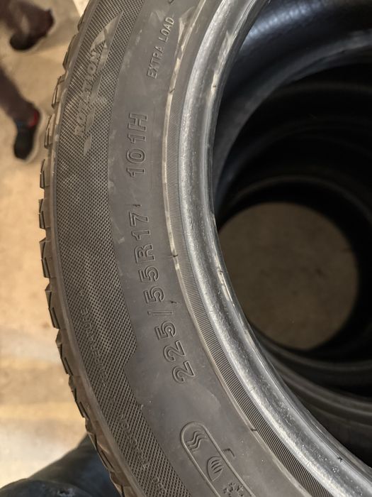 Pneus 225/55 r17