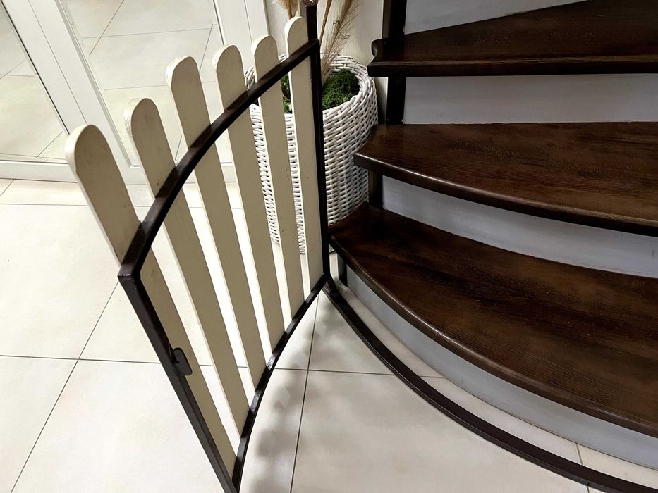 Дитячий бар'єр для сходів