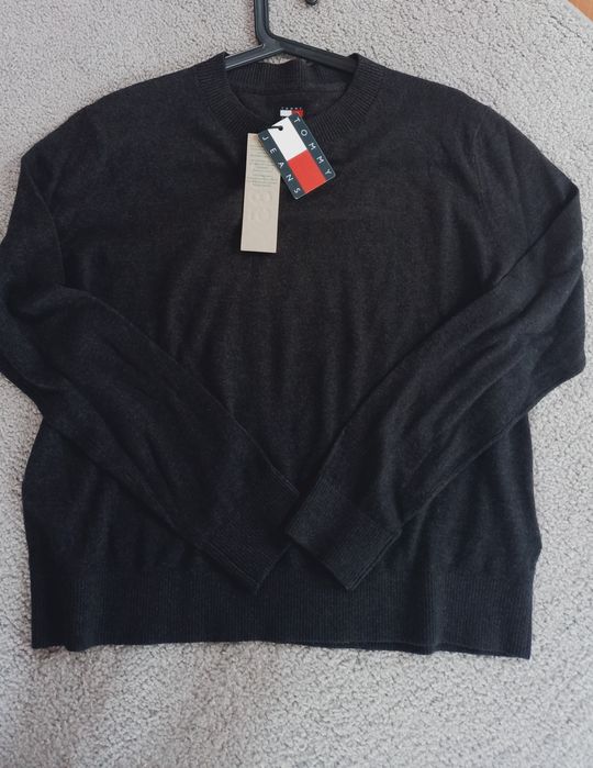 Sweter damski Tommy Hilfiger rozm. M - z metkami nie noszony.