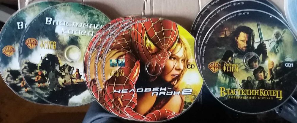 музыка сериалы кино dvd двд и другое 400 дисков подставки для cd