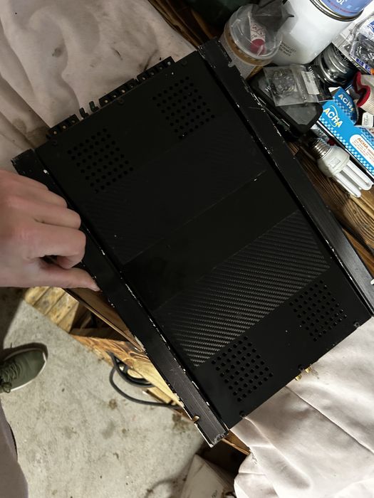 Caixa de sub e amplificador