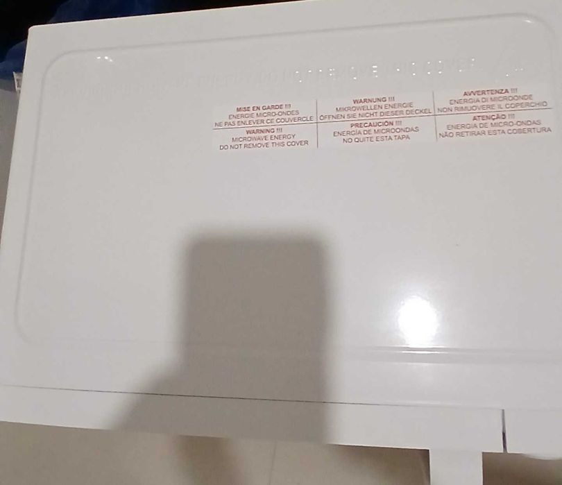 micro ondas Kunft 700 w 20 litros