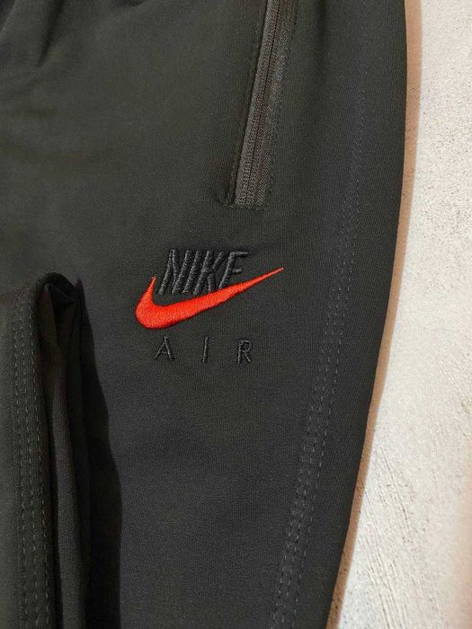 Спортивний чоловічий костюм з капюшоном