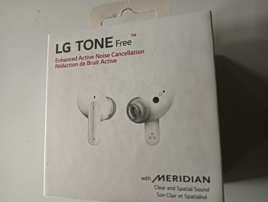 Fones auriculares Earbuds LG Tone free fp-5w
Novos a estrear, caixa se