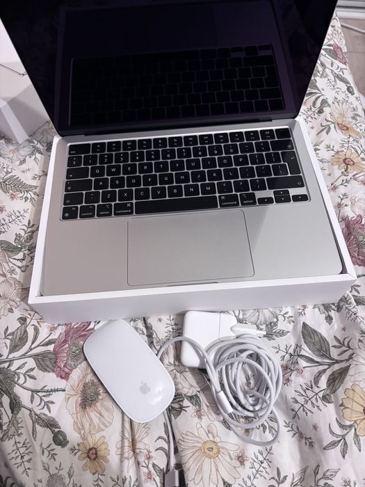 MacBook Air 13 16GB memory 512GB SSD