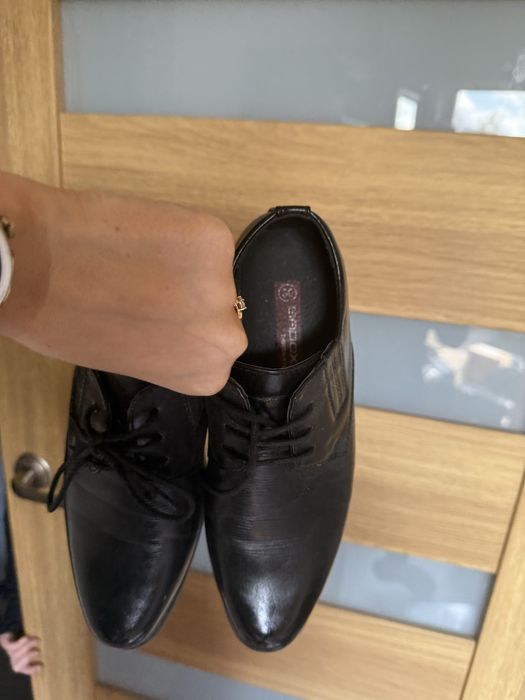 Pantofle Komunia chlopiec r36