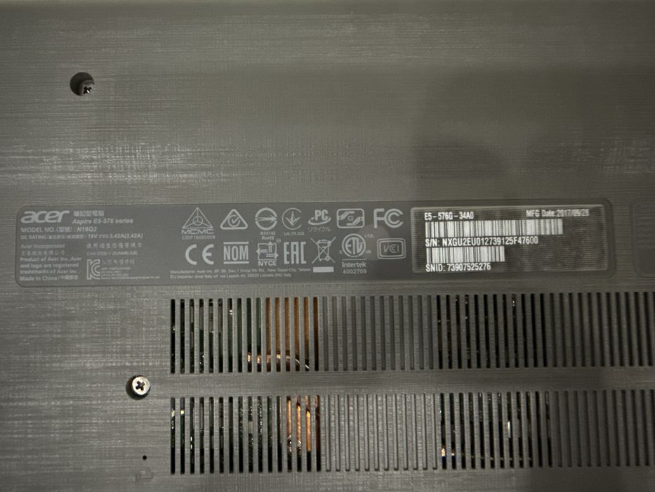 Ноутбук Acer Aspire E15 E5-576G-34A0