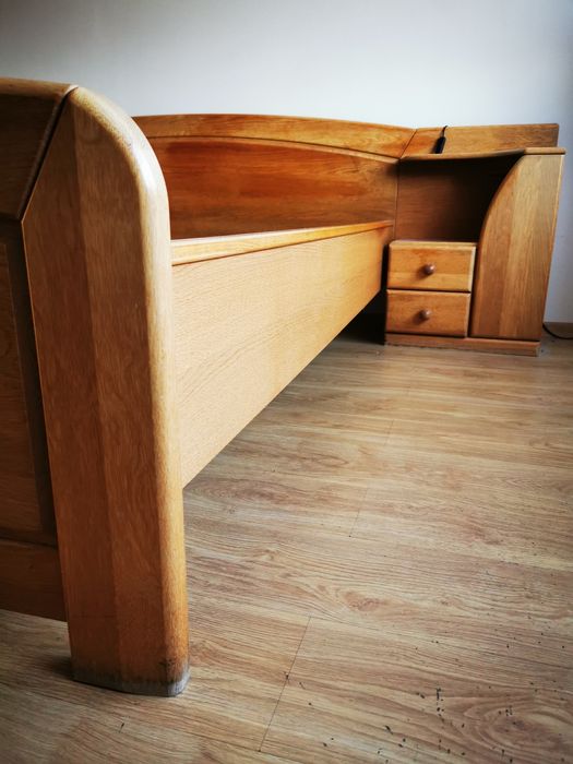 Łóżko sypialniane