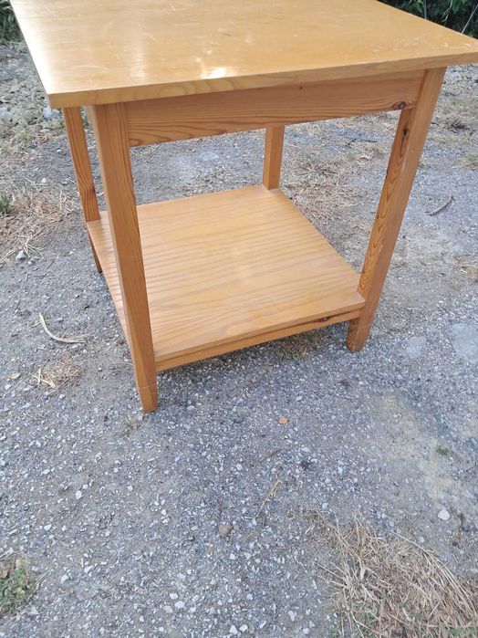 Mesa de apoio em madeira