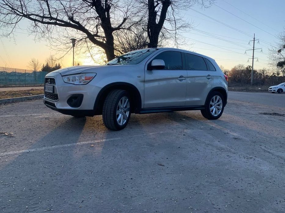 Mitsubishi outlander sport.