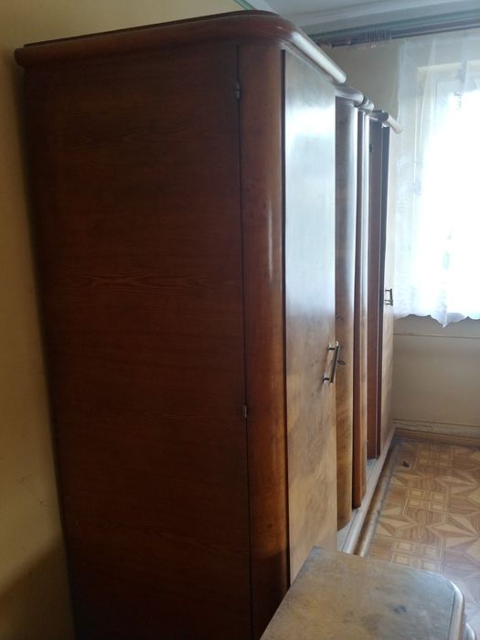 Komplet mebli drewnianych