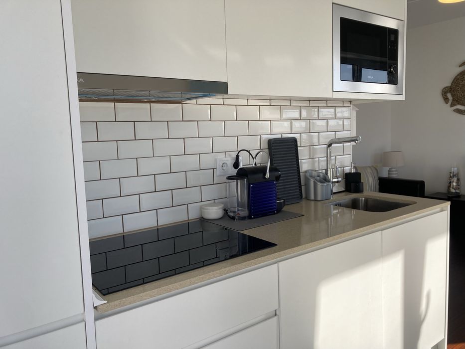 Apartamento T1 - 2ª Linha da praia c/garagem WI-FI