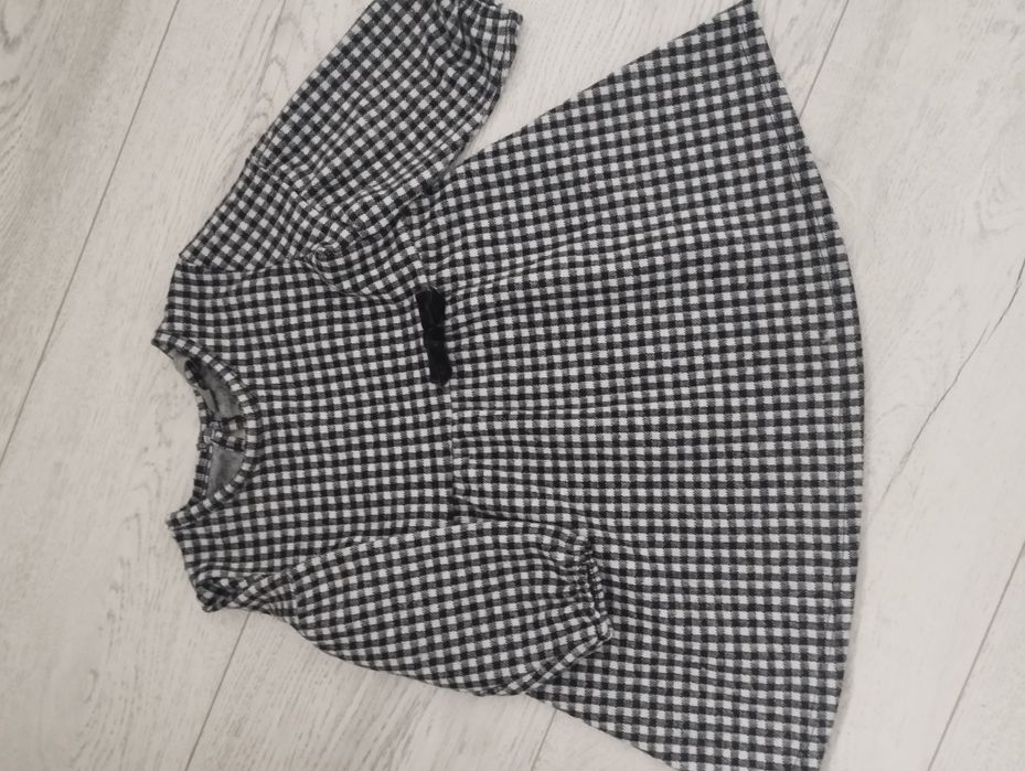 Речі на дівчинку від 3 до 12 місяців