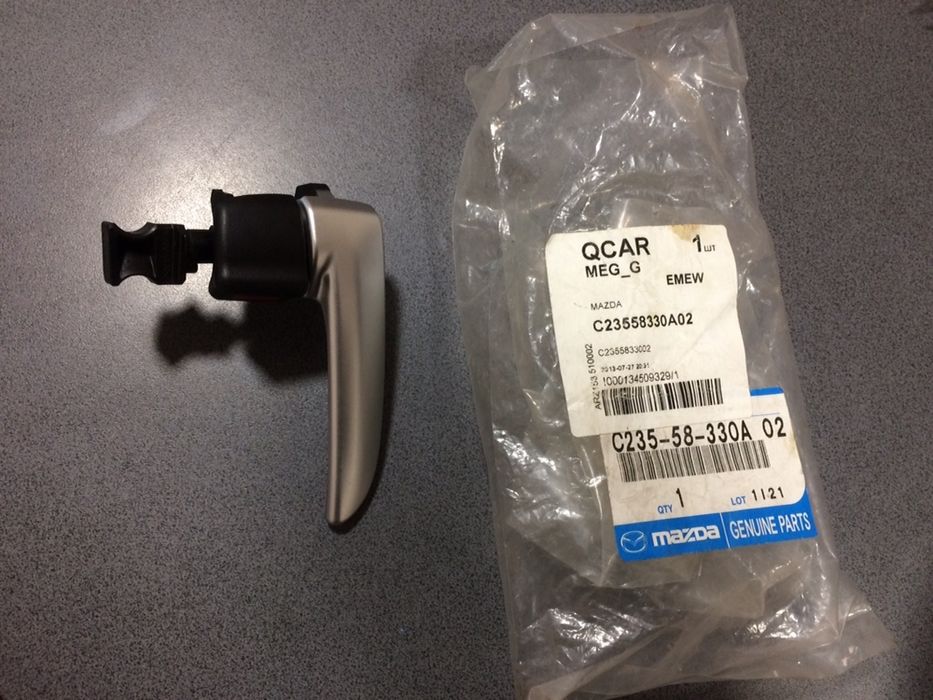 Ручка двери внутренняя правая Mazda 6 C235-58-330A 02