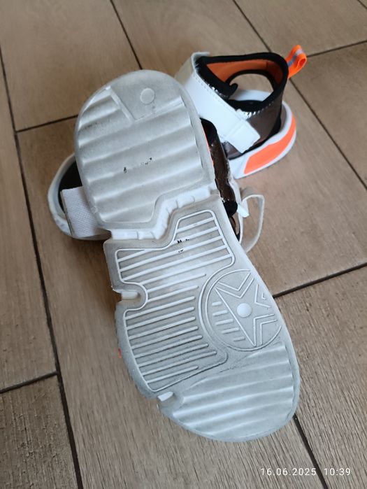 Сандалі на дівчинку 35р