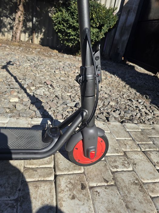 Продам самокат Segway Ninebot eKickScooter ZING C20